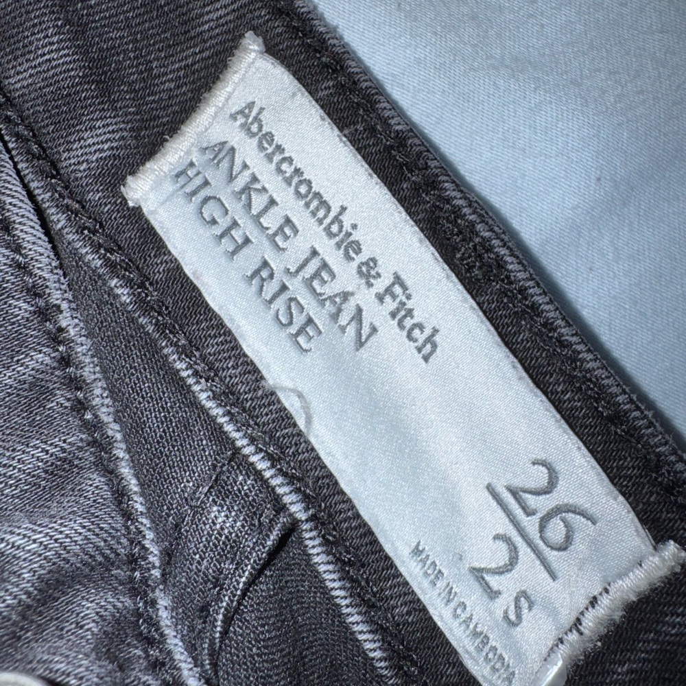 Abercrombie & Fitch Women's Charcoal Skinny Jeans
